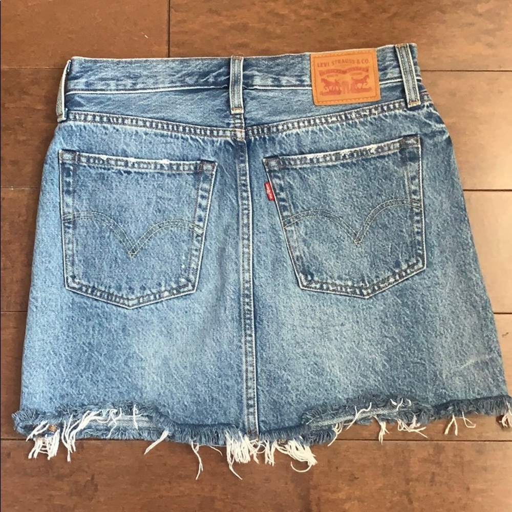 Levi’s denim skirt - Picture 3 of 5